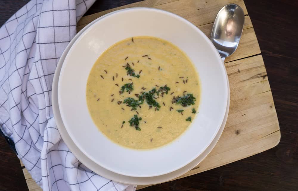 Würzige Kohlrabi-Cremesuppe